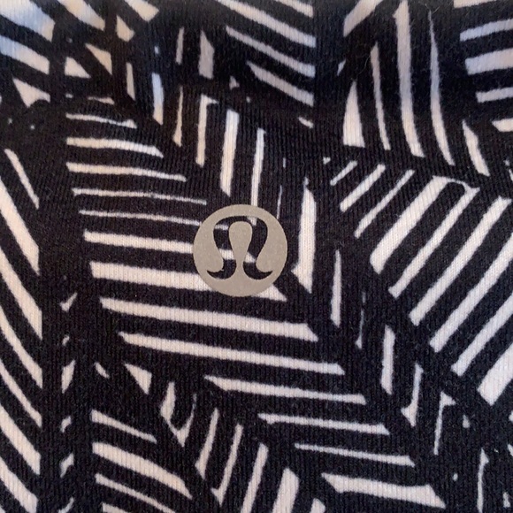 Lululemon crop yoga*** - Picture 4 of 7